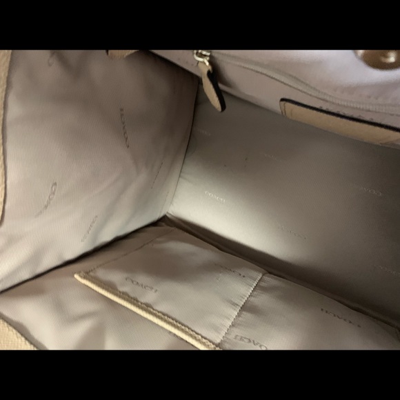 Coach Caryall - Picture 2 of 2